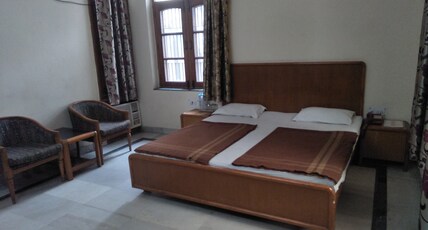 Hotel Har Ki Pauri Room Type - Deluxe AC