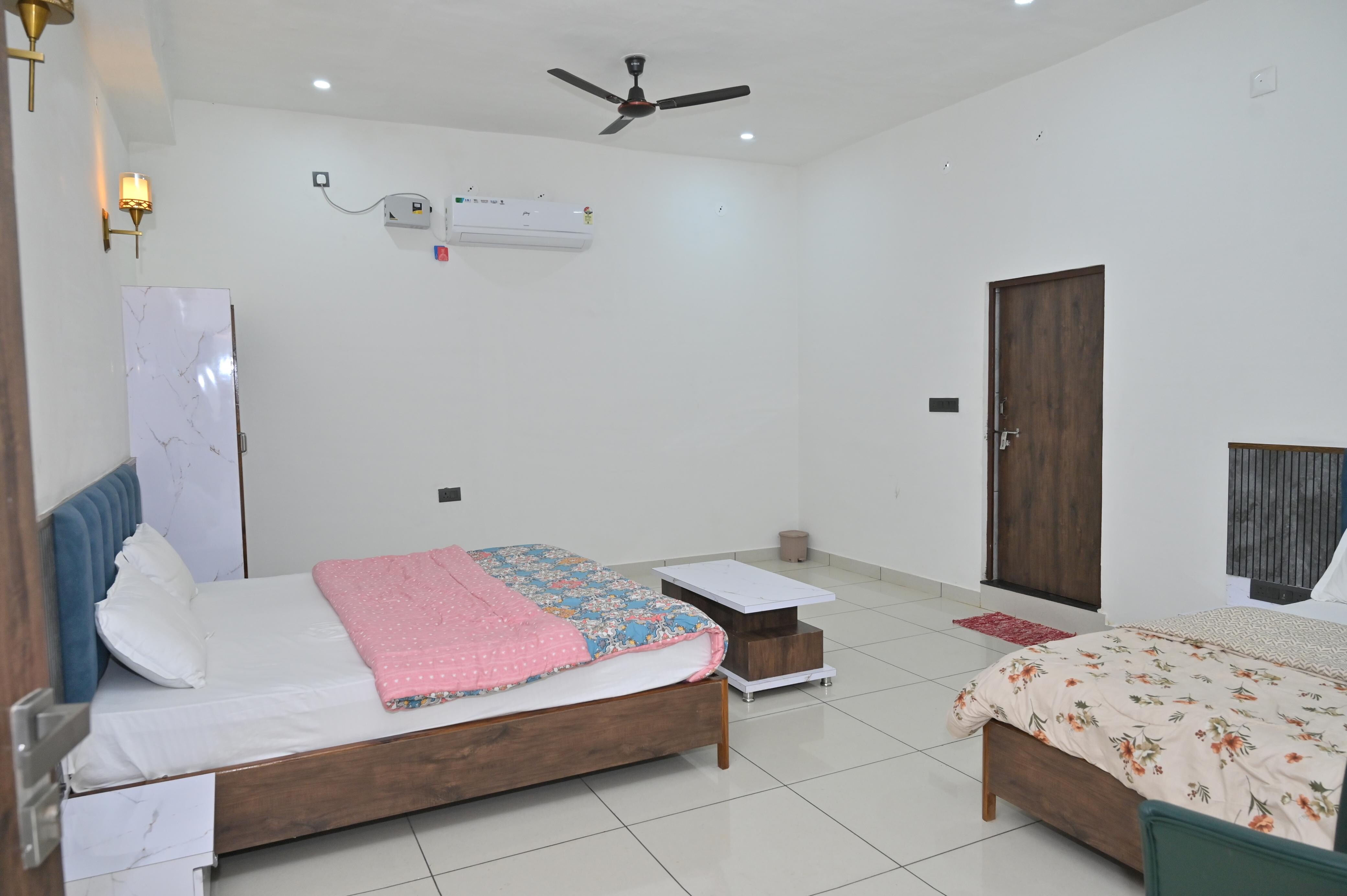 Bhagyashree Hotel - Tap to explore photos