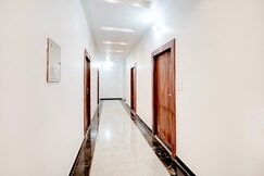 HOTEL O SAMRAT INN