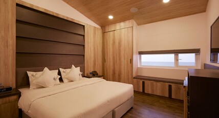 Tuccil Homestay | Room & Caretaker Room Type - NILAYA - The Luxury Suite
