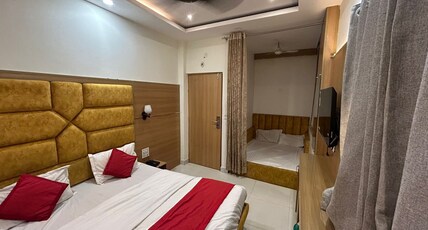 Hotel JP Regency (Free Parking) Room Type - FAMILY SUITE ( FOUR BED)