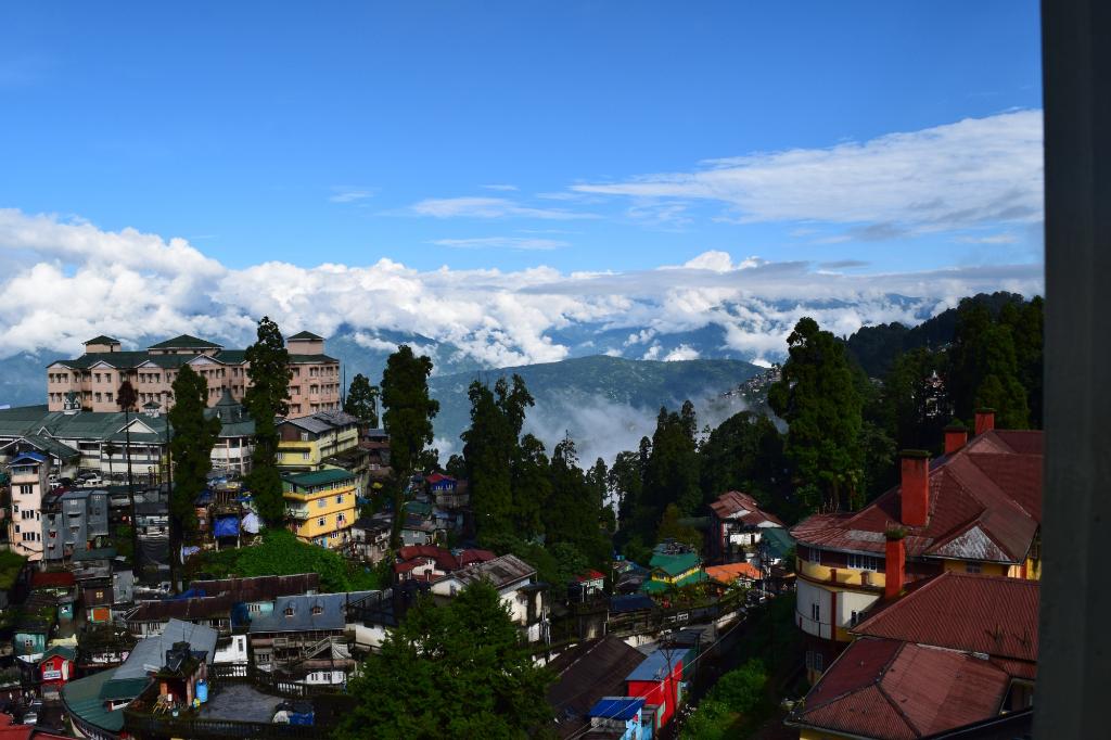 Yashshree Mall Road Darjeeling - Tap to explore photos