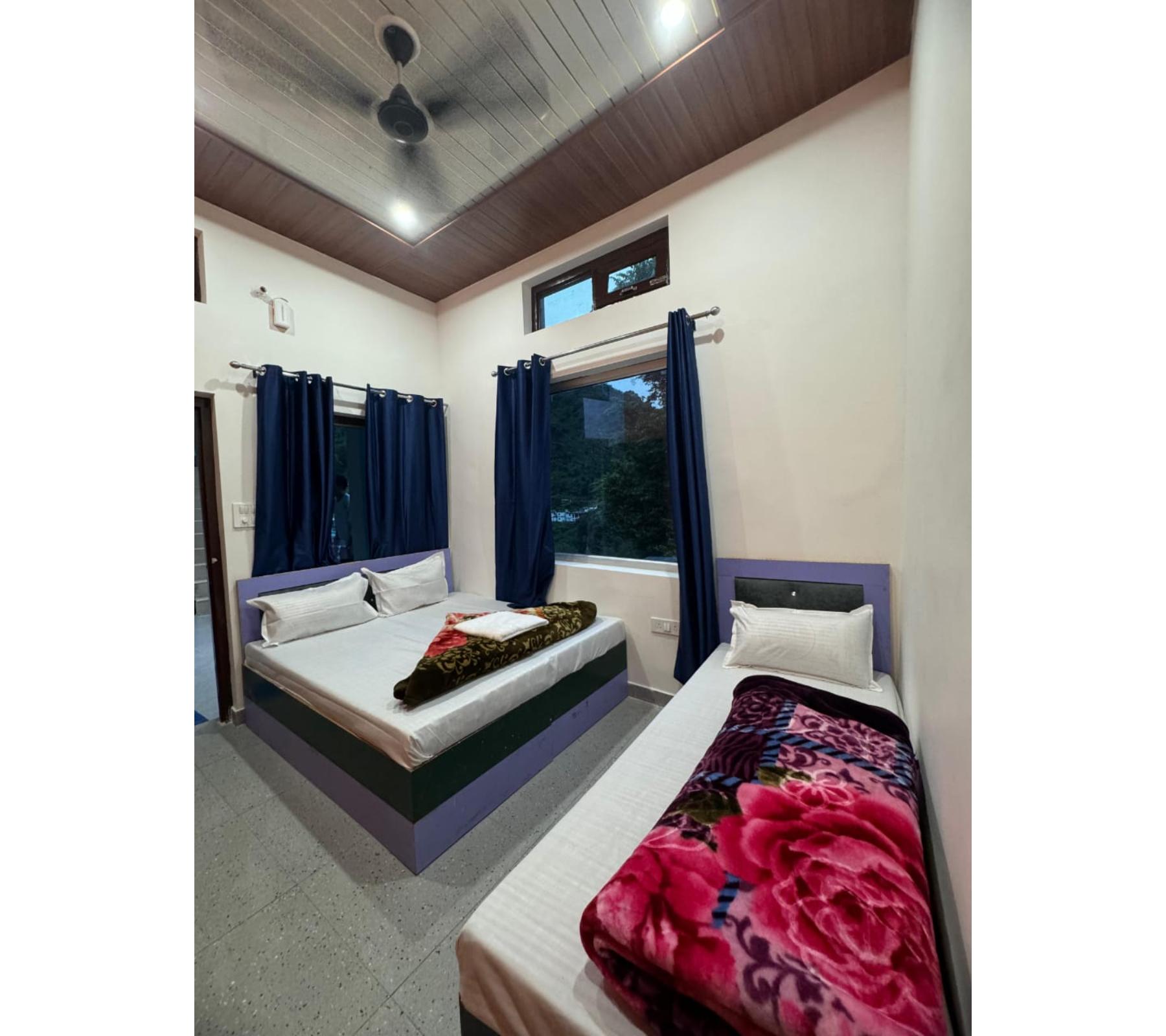 Basant Hotel Sersi - Tap to explore photos