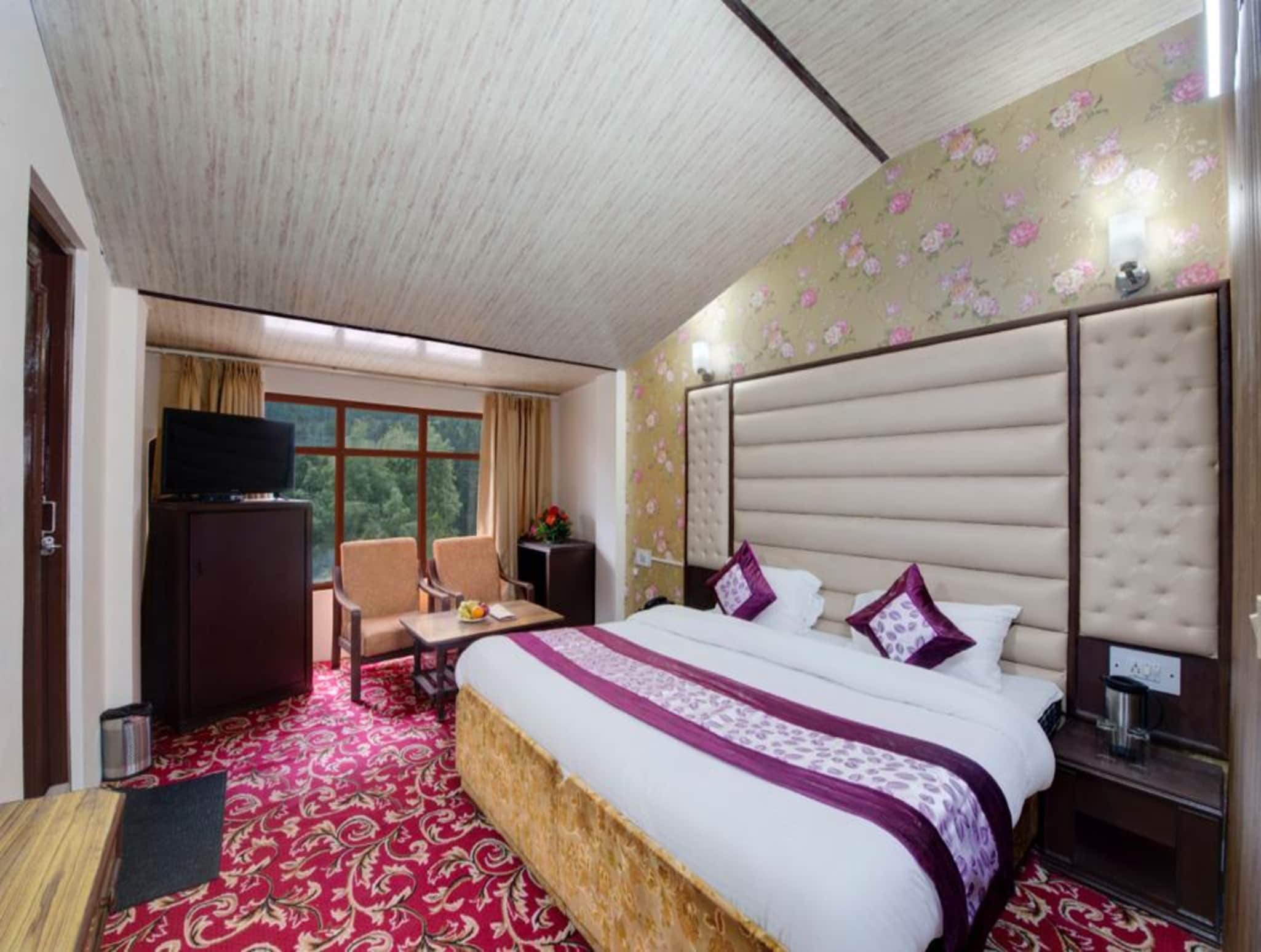 Hotel Ankit Palace (800 m from Mall road) - Tap to explore photos