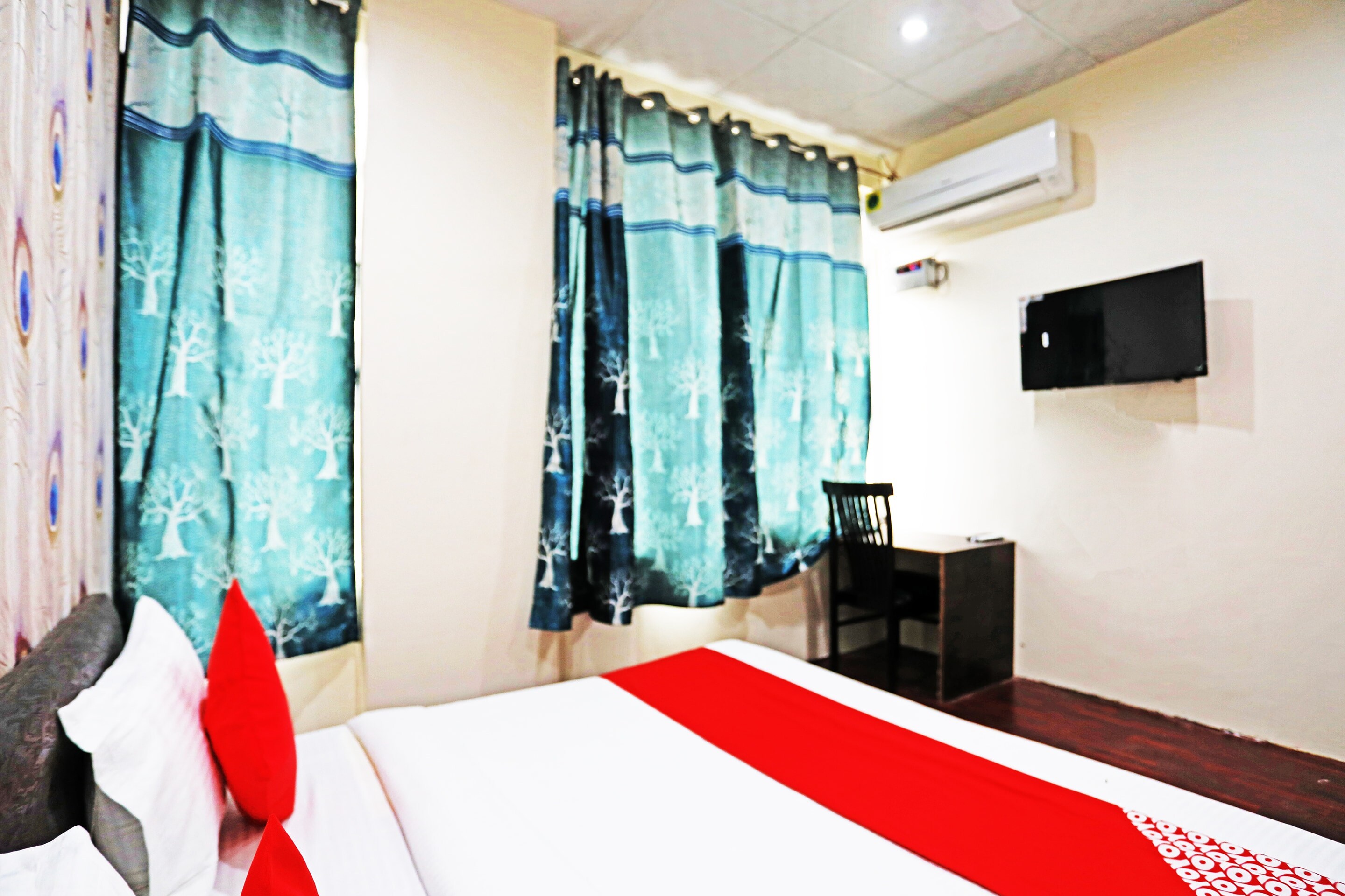 Hotel O Platinum Inn - Tap to explore photos