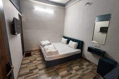 Navya Home Stay For Families Couples Pilgrims