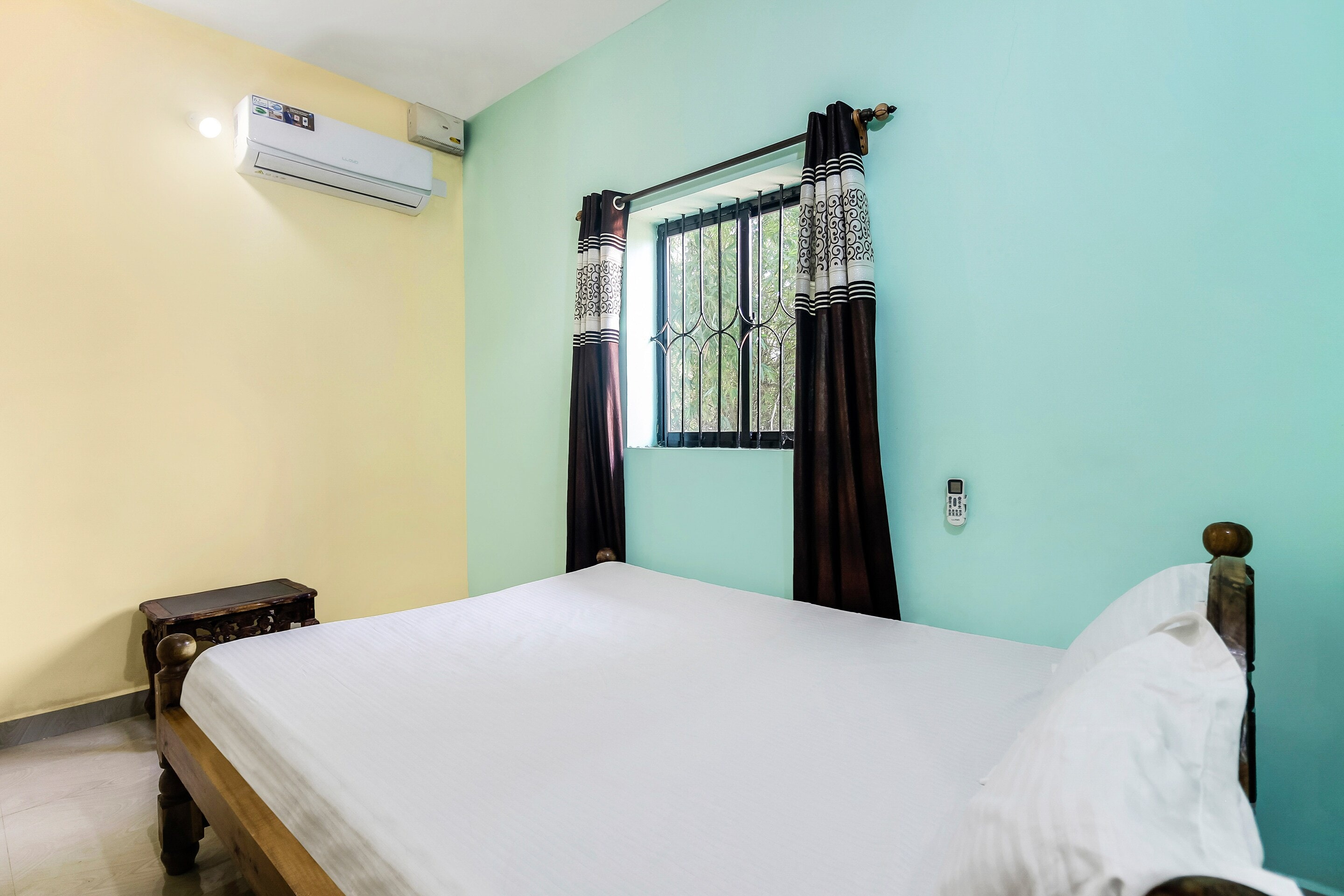 Hotel O On The Rocks - Tap to explore photos