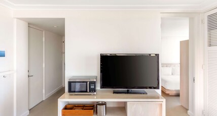 Hilton Vacation Club The Modern Honolulu Room Type - 1 BDM OCNFRNT PREM KG BLC