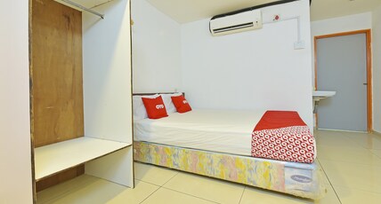 Hotel O Sam Huat Hotel Room Type - Standard Queen