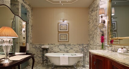 Waldorf Astoria Shanghai on the Bund by Hilton Room Type - DBL QUEEN HERITAGE SUITE