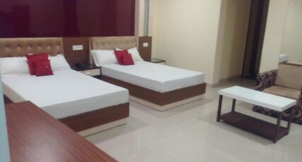 Hotel Kunwer Palace  1.5km from Railway Station Room Type - Five Double Bedded AC Dormitory