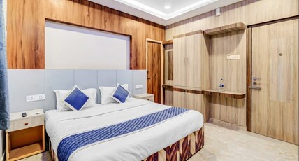 Hotel Wooden Park  Near DLF IT PARK Room Type - DELUXE ROOM KING