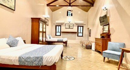 Hotel Mount View Heritage Room Type - Family Room with Verandah ( 2 Double + 1 Single Bed)