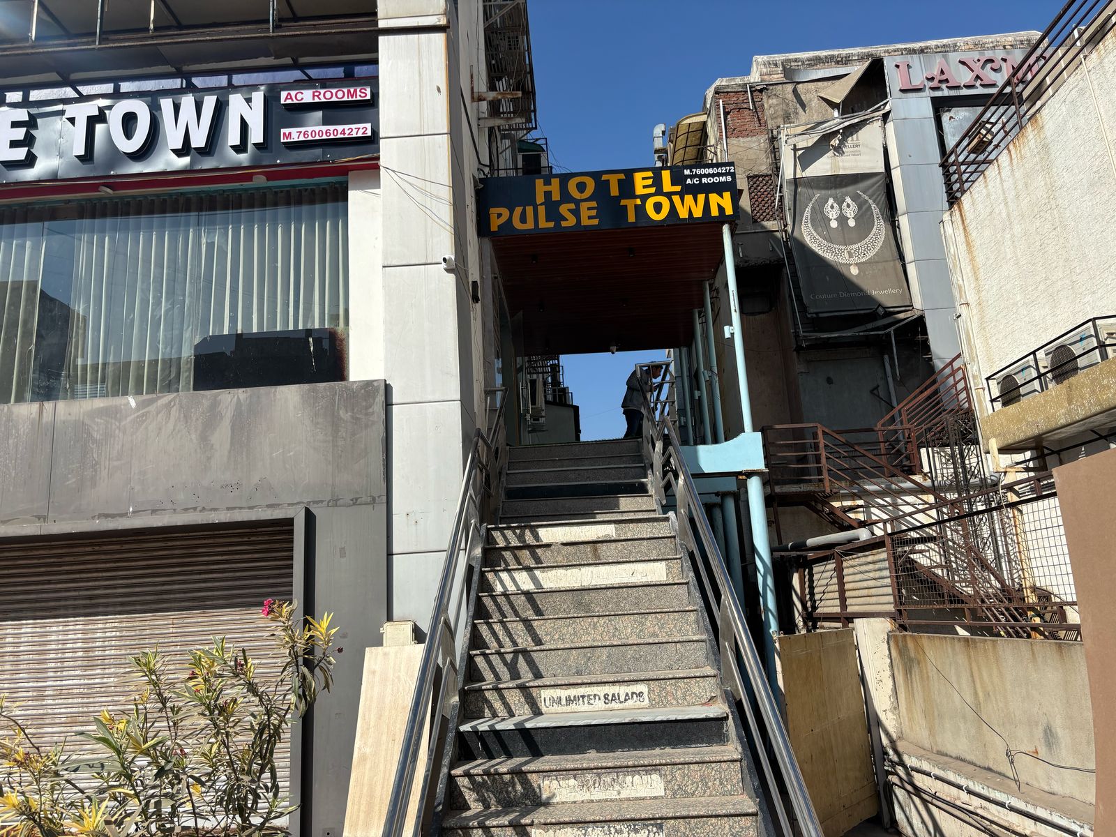 Hotel Pulse Town - Tap to explore photos