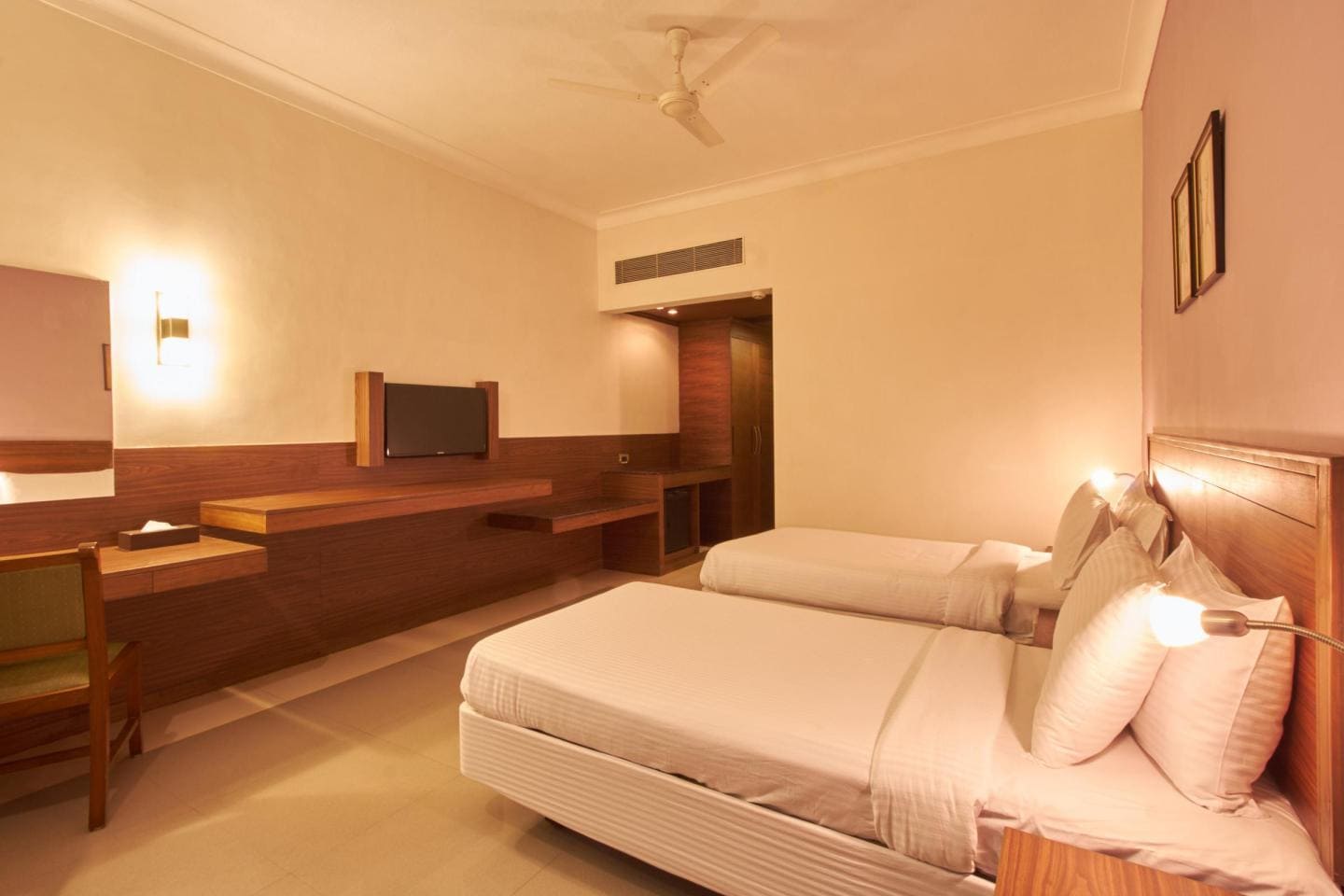 Sangam Hotel - Tap to explore photos