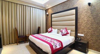 Hotel Green View, Agra Room Type - Deluxe Room