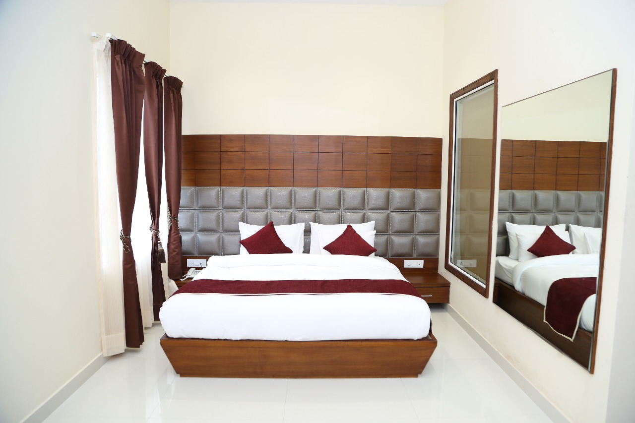 Hotel Five Rivers - Tap to explore photos