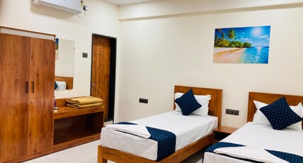 The Golden Iris Inn Room Type - Deluxe Twin Room