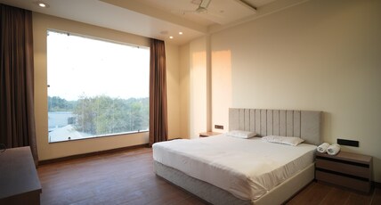 BHANDARI PALACE Room Type - Luxury Room with King Bed