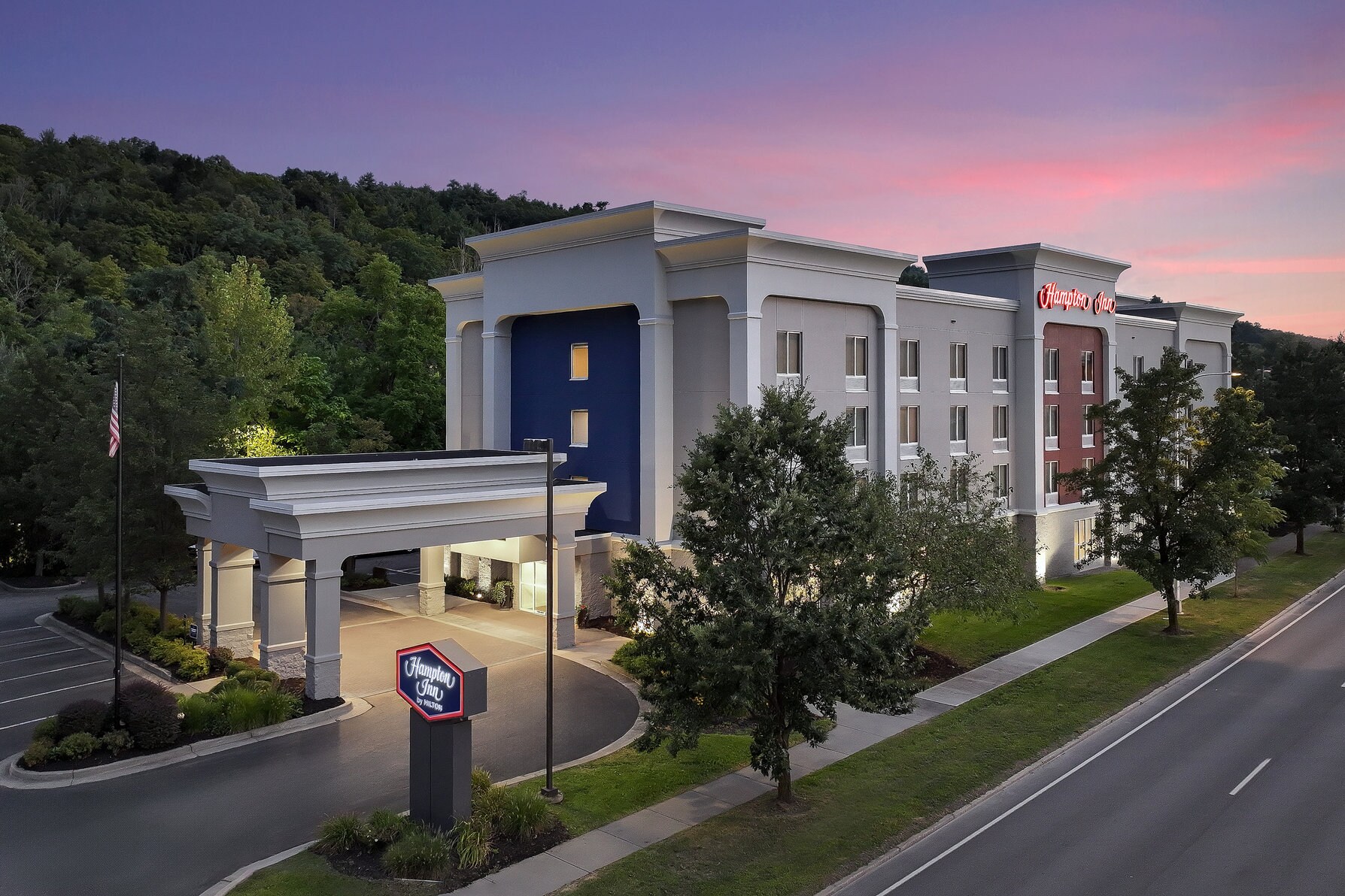 Hampton Inn by Hilton Ithaca - Tap to explore photos