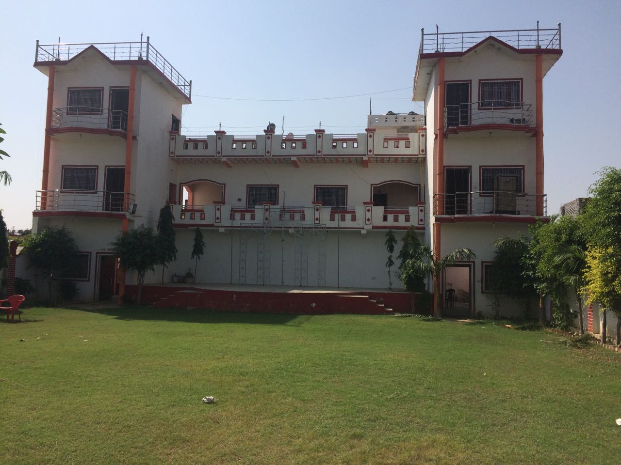 Hotel Akhilesh Palace - Tap to explore photos