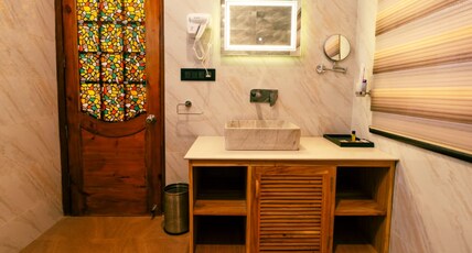 Summer Retreat Room Type - Luxury Room