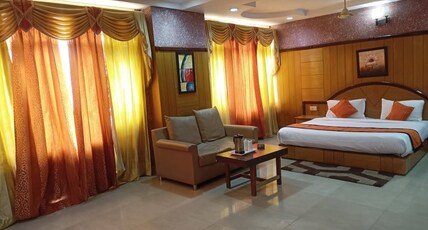 Hotel Jagdamba Room Type - Super Deluxe Room