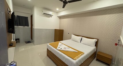 Hotel Kalp Rooms Room Type - Deluxe Room with City View