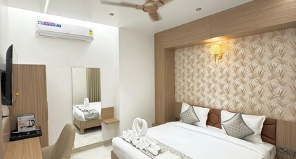 HOTEL MERIDIAN Room Type - Elite Room With Breakfast