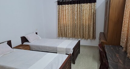 Idukki Nest Homestay Room Type - Twin Room With Common Bathroom (First Floor)
