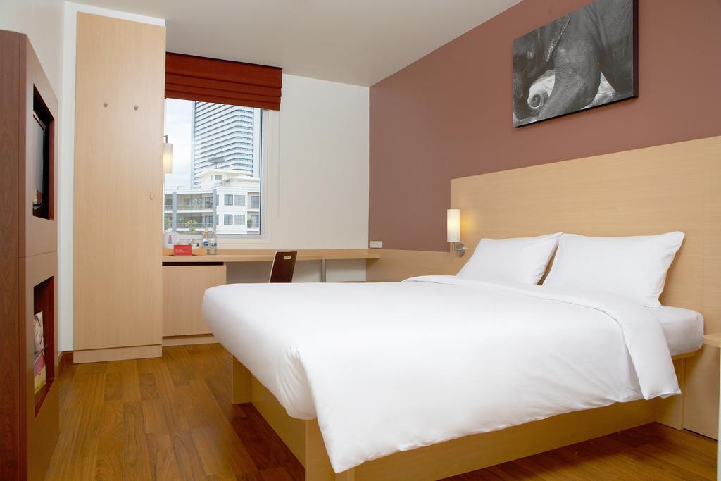 ibis Bangkok Sathorn - Tap to explore photos
