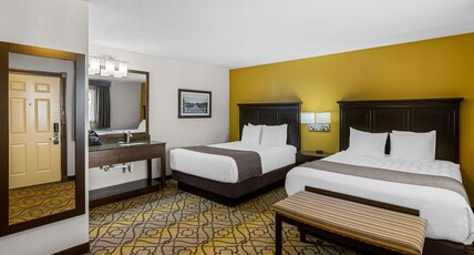 Best Western of Harbor Springs Room Type - Suite-2 Queen Beds, Non-Smoking, Third Bed Is A Sofabed, Kitchen, Fireplace, Continental Breakfast Best Western of Harbor Springs Room Type - Suite-2 Queen Beds, Non-Smoking, Third Bed Is A Sofabed, Kitchen, Fireplace, Continental Breakfast