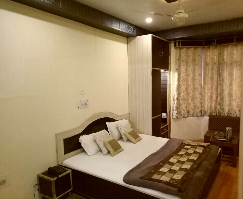 Hotel Amba  - Tap to explore photos