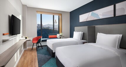 Holiday Inn Express CHENGDE PARK VIEW Room Type - 2 Twin Beds Standard YuanBao Mountain Vw
