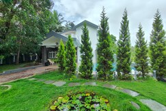 Zoya Farm House