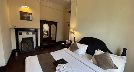 Hotel Pineridge Room Type - Superior Double Bedded Room