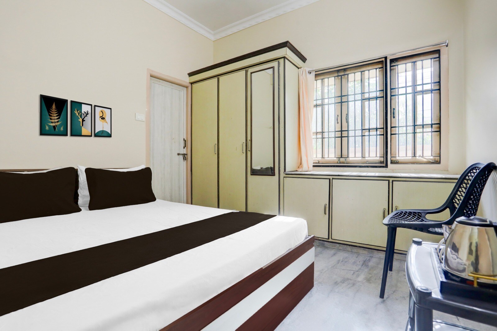 New MP - Tap to explore photos