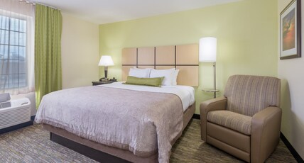 Candlewood Suites Del City Room Type - 1 King Studio Suite Studio Full Kitchen