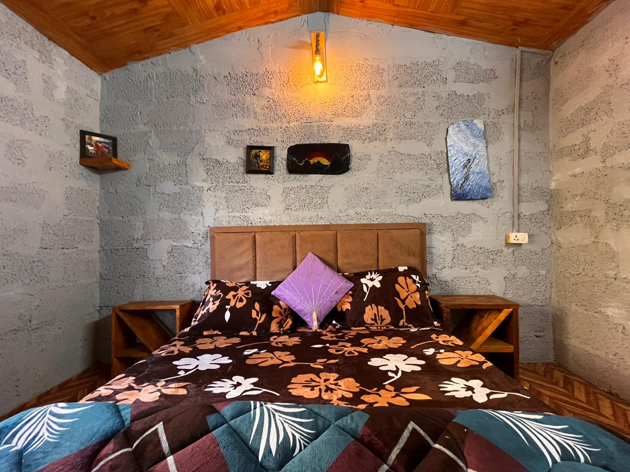 Kasol Jungle Retreat - Tap to explore photos