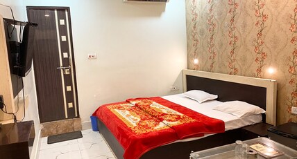 Hotel Singhaal Room Type - Deluxe AC Room