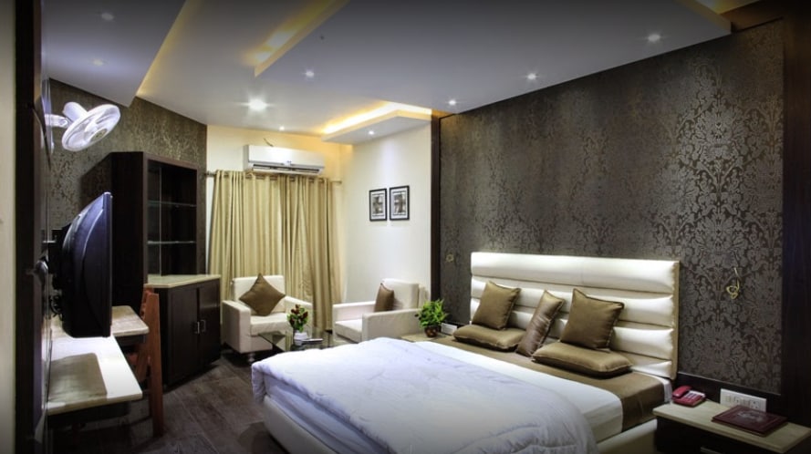 Hotel Meera - Tap to explore photos