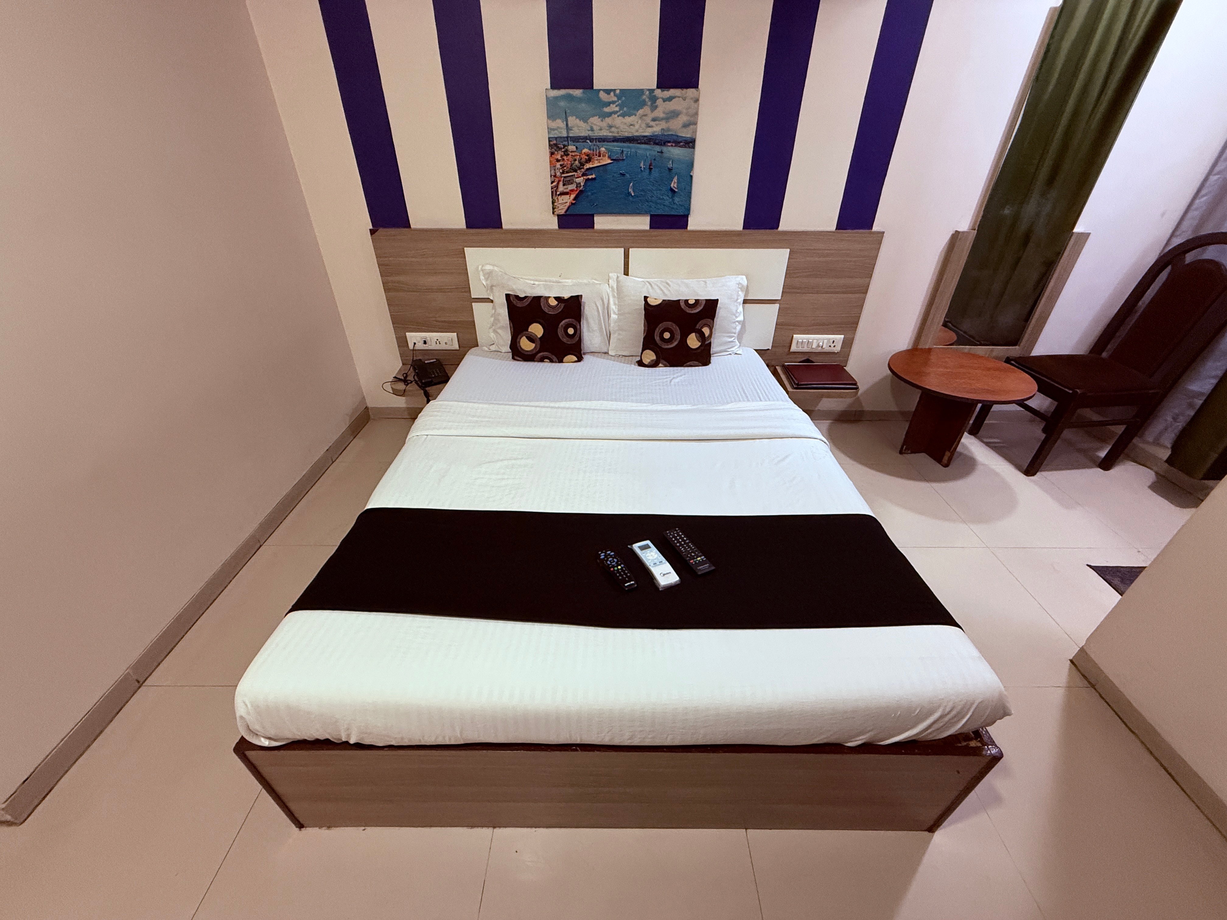 HOTEL ALKA RESIDENCY THANE - Tap to explore photos