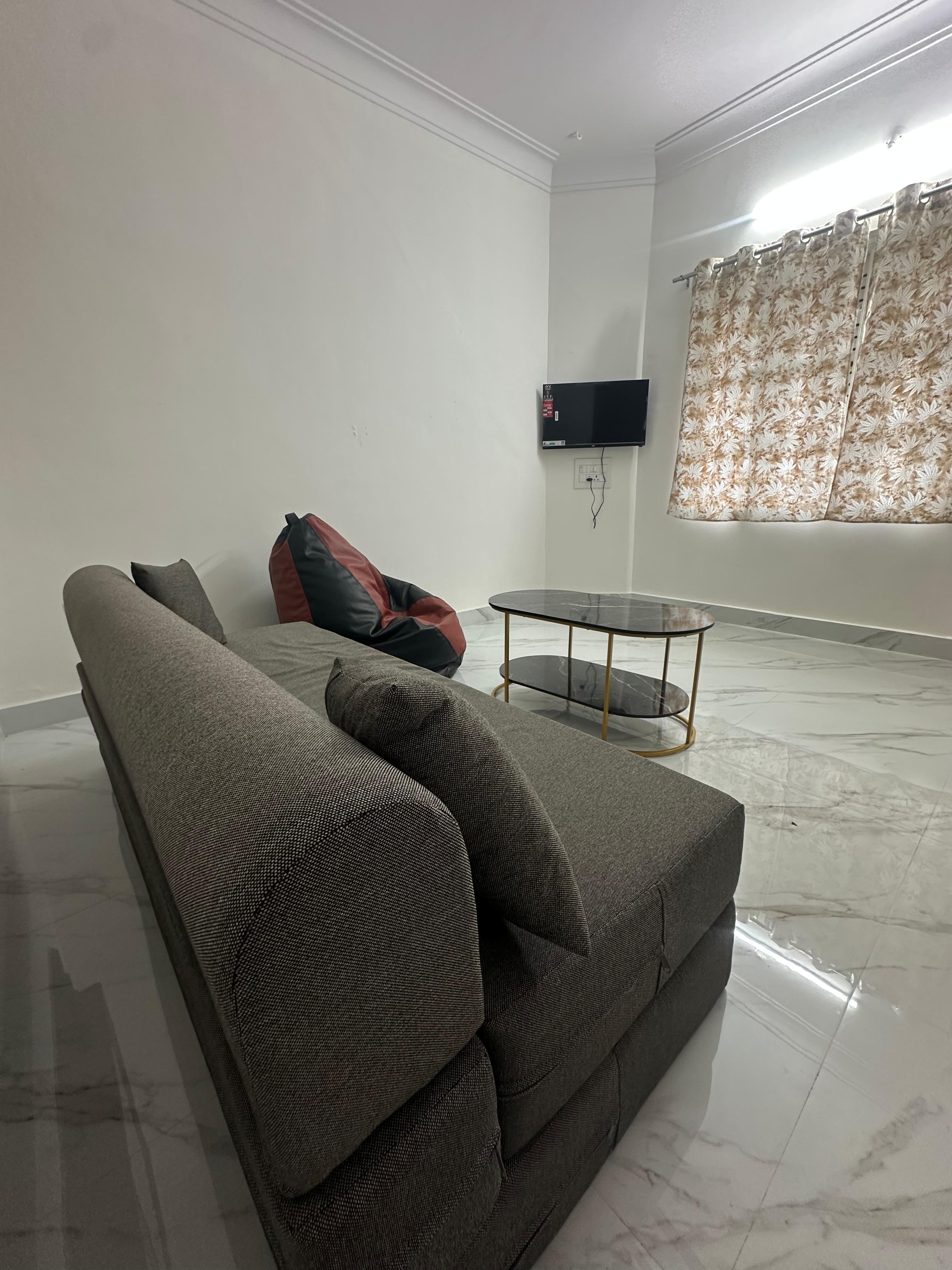 DM BLISS LUXURY SERVICE APARTMENT - Tap to explore photos