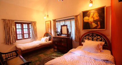 The Red House Villa | Rooms & Caretaker Room Type - Deluxe Twin Room