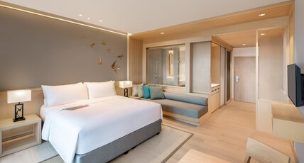 Le Meridien Khao Lak Resort & Spa Room Type - Guest room, 1 King, Pool view for 2 persons, extra person pays at hotel Le Meridien Khao Lak Resort & Spa Room Type - Guest room, 1 King, Pool view for 2 persons, extra person pays at hotel