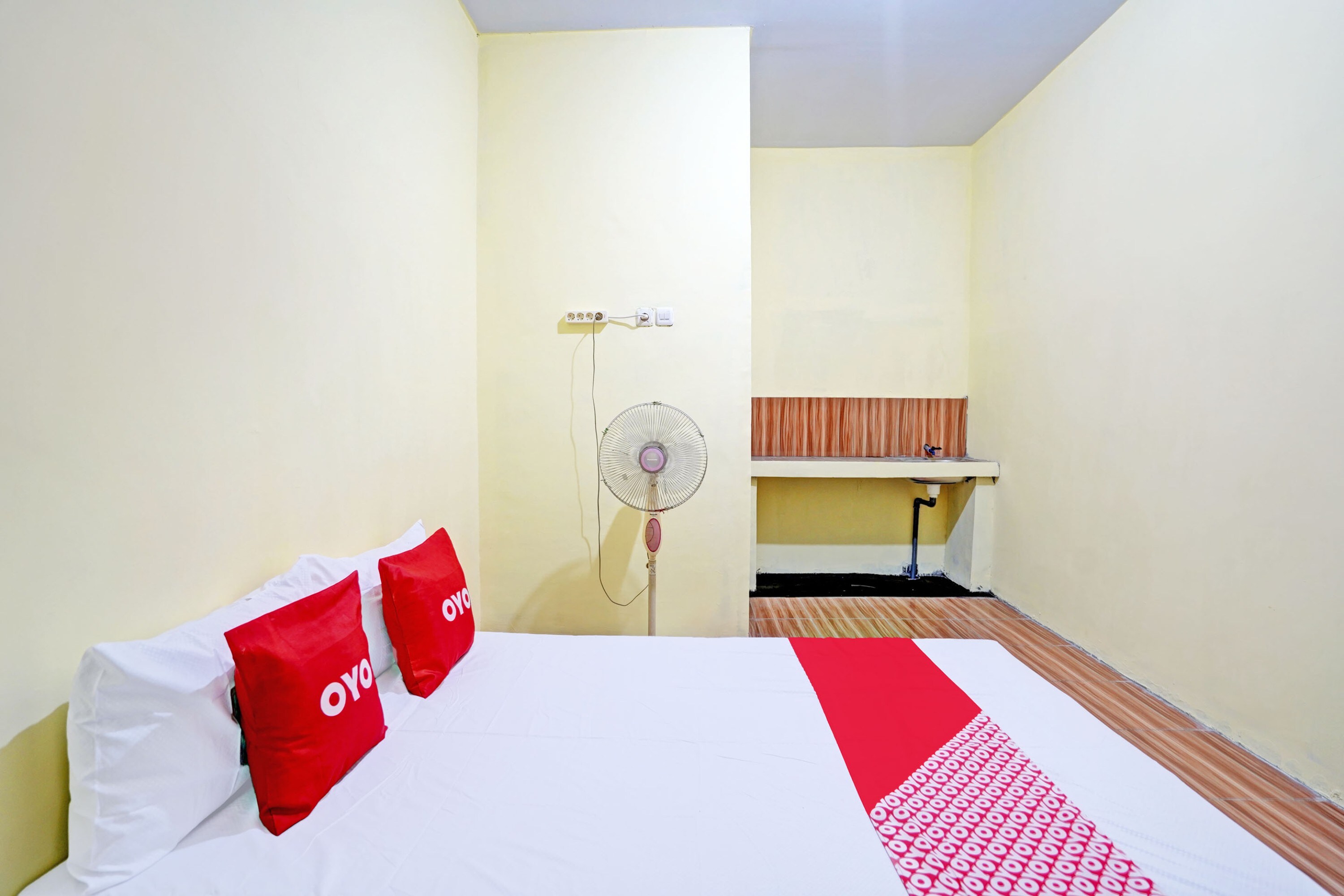 OYO Life 92920 Rumah Kost Azca - Tap to explore photos