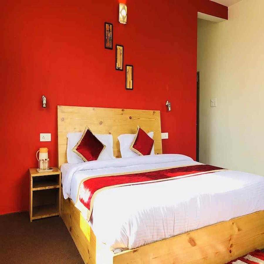 Hotel Ozon - Tap to explore photos