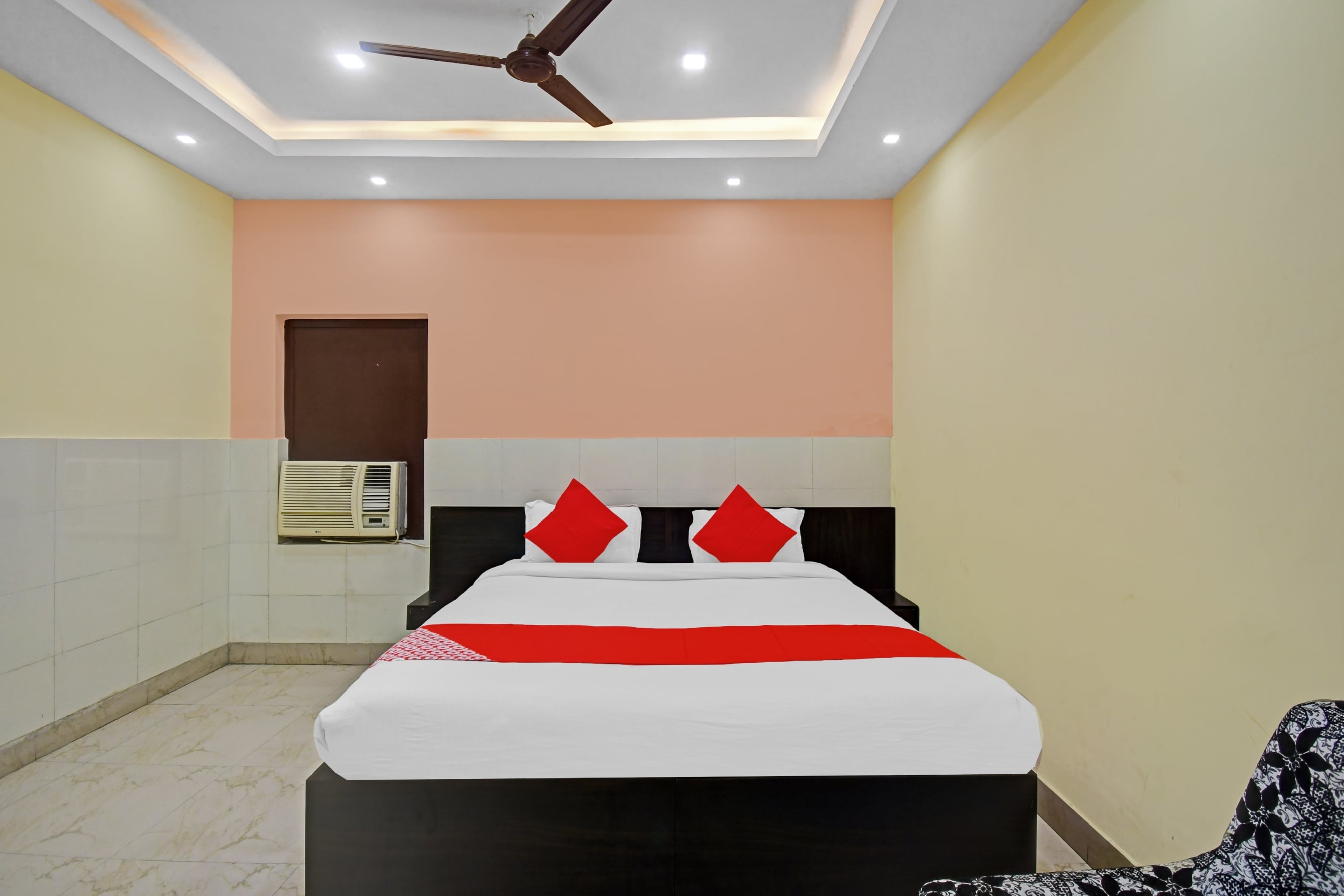 Hotel O VICKY GUEST HOUSE - Tap to explore photos