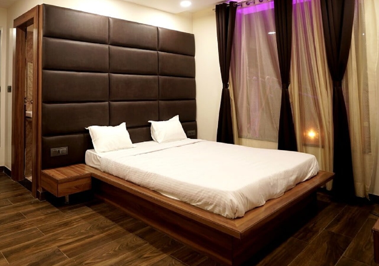 Hotel Imperial Inn - Tap to explore photos