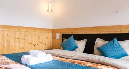 STORY HOMES Room Type - Deluxe Room - Wooden Touch